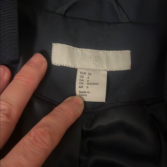 H&M Elegant Navy Blazer no pockets sz 6 - Picture 2 of 2